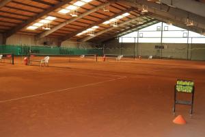 Attività di tennis o squash presso l'hotel o nelle vicinanze
