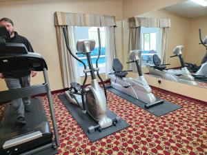 Fitness centrum a/nebo fitness zařízení v ubytování Quality Inn