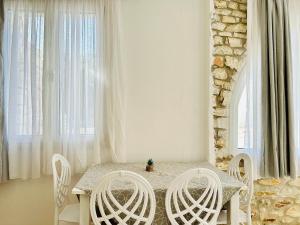 A seating area at Paradiso Boutique