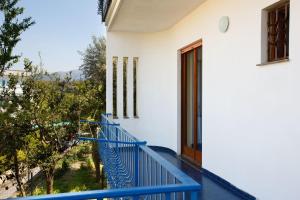 En balkon eller terrasse på B&B Sorrento Sunshine