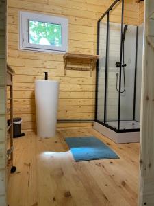 Phòng tắm tại Duża Woda +33 ảnh