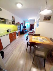 Fotografie z fotogalerie ubytování APARTMÁNY za SNĚŽNÍKEM v destinaci Dolní Morava