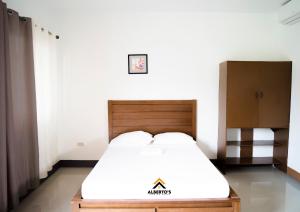 Photo de la galerie de l'établissement Alberto's Lodging House, à Mariveles 5 autres photos