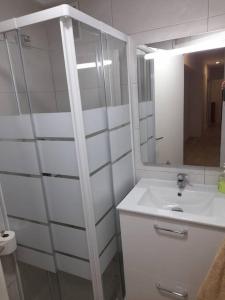 Kúpeľňa v ubytovaní Apartamento 3 dormitorios centro Villajoyosa