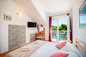 TV a/nebo společenská místnost v ubytování Sunny Days ''Sara'' - ZF Hvar