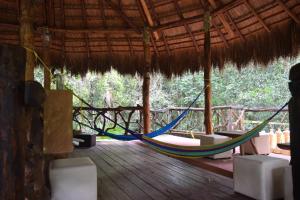 莫雷洛斯港Jolie Jungle Eco Hotel的相册照片