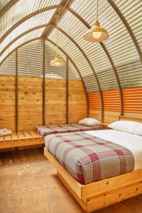 Big Sur Campground and Cabins客房内的一张或多张床位