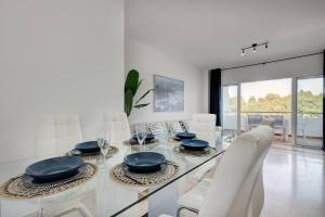 Posedenie v ubytovaní Stunning Duplex 5 minutes from Puerto Banús