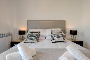 Posteľ alebo postele v izbe v ubytovaní Stunning Duplex 5 minutes from Puerto Banús
