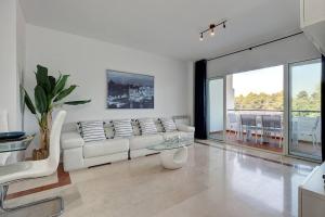 Posedenie v ubytovaní Stunning Duplex 5 minutes from Puerto Banús