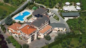Bazén v ubytování Albergo Ristorante Uliveto nebo v jeho okolí