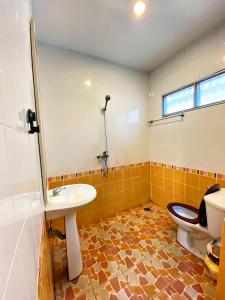 Koupelna v ubytování Cozy 2BR Getaway Cherngtalay Calm A2