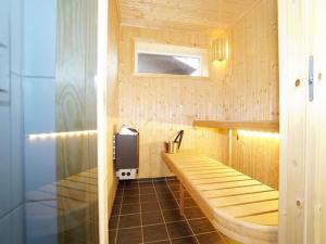 Postelja oz. postelje v sobi nastanitve Chalet with sauna, JÄRVSÖ