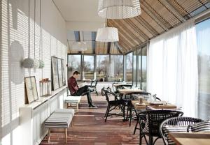 Restoran või mõni muu söögikoht majutusasutuses Comwell Køge Strand