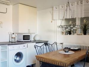 Kuhinja ili čajna kuhinja u objektu Holiday home KUNGSHAMN XIV