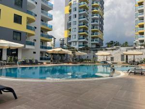 Kolam renang di atau di dekat Fully furnished 1+1 apartment in luxury complex Heaven Hills