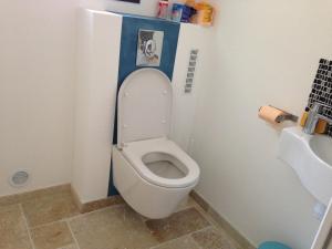 Bilik mandi di gîte de Jo et Chantal +8 gambar