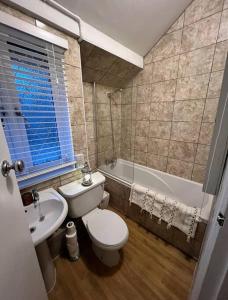 Ένα μπάνιο στο Beautiful flat sleeps 4 in Taplow Maidenhead Near Windsor and Ascot racecourses Near Legoland