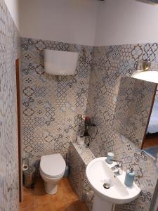 A bathroom at Casa in Umbria