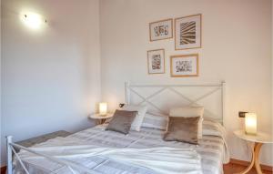 Letto o letti in una camera di Cozy Home In Moneglia With Wifi
