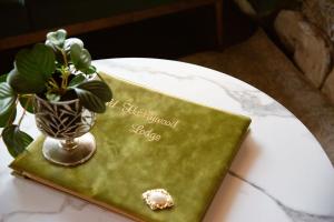 Fotografie z fotogalerie ubytování Old Hollywood Lodge-Pets, HotTub-Sauna, Speakeasy! v destinaci Big Bear City