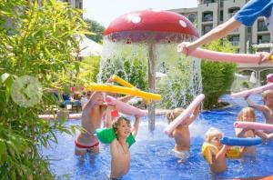 Bazén v ubytování Dream Cascadas - Слънчев бряг nebo v jeho okolí + 9 fotografií