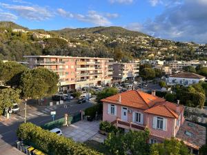 an aerial view of a city with buildings and a street at Appartement climatisé 7 couchages Mandelieu-la-Napoule in Mandelieu-la-Napoule