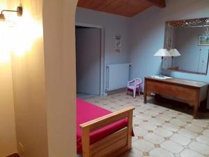 Llit o llits en una habitació de Maison Saint-Hilaire-de-Riez, 4 pièces, 5 personnes - FR-1-324-505