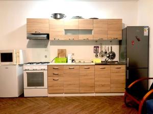 Ett kök eller pentry på Apartments with a parking space Mrljane, Pasman - 20850