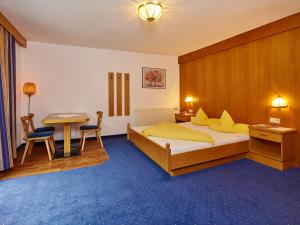 Postel nebo postele na pokoji v ubytování Haus Anton Sölden - Apartments & Zimmer
