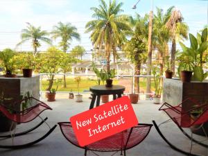 伊基托斯内夫迪塔旅馆的天井上读新自耕自耕自耕的互联网的标志