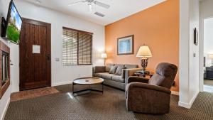 Χώρος καθιστικού στο CLR100 Private 1 Bedroom w Spacious Living Area