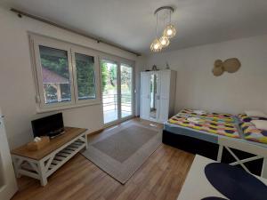 Posteľ alebo postele v izbe v ubytovaní Golden Beach apartments