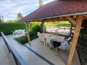 Vonkajšia záhrada v ubytovaní Golden Beach apartments