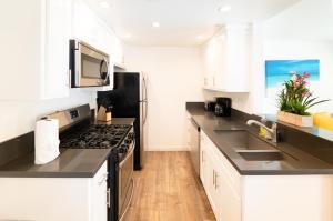 Imagen de la galería de Chic Koreatown 1 Bedroom Close to Downtown LA with free Gated Parking, en Los Ángeles