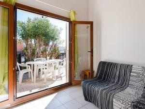 Fotografia z galérie ubytovania Villa T3 Mezzanine avec Terrasse et Parking à Gruissan – Animaux Acceptés - FR-1-409A-22 v destinácii Gruissan