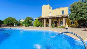 Basen w obiekcie Villa Rural Paquete Pozo Alcón by Ruralidays lub w pobliżu