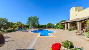 Basen w obiekcie Villa Rural Paquete Pozo Alcón by Ruralidays lub w pobliżu