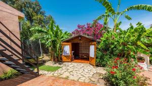 Vonkajšia záhrada v ubytovaní Casa Azahar Jimena de la Frontera by Ruralidays