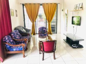 Fotografie z fotogalerie ubytování Homestay Lestary near Taiping Fast WIFI Netflix v destinaci Taiping