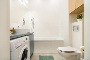 Koupelna v ubytování ApartamentySnu, Jagielloński Premium II z parkingiem, Centrum + 10 fotografií