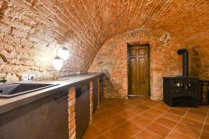Kuchyň nebo kuchyňský kout v ubytování Zámek Castle Račice - Předzámčí Forecastle