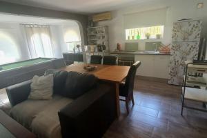 Kuchnia lub aneks kuchenny w obiekcie Coqueto piso con Billar en Benalmadena Costa
