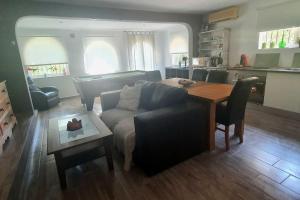 Kuchnia lub aneks kuchenny w obiekcie Coqueto piso con Billar en Benalmadena Costa