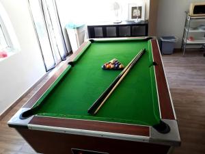 Stół bilardowy w obiekcie Coqueto piso con Billar en Benalmadena Costa