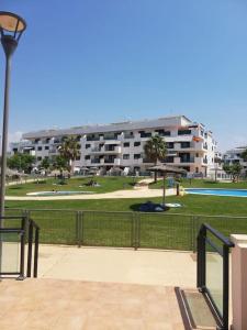 Bazén v ubytovaní CABO DE GATA - LUJOSO APARTAMENTO alebo v jeho blízkosti