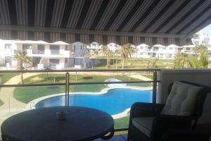 Bazén v ubytovaní CABO DE GATA - LUJOSO APARTAMENTO alebo v jeho blízkosti