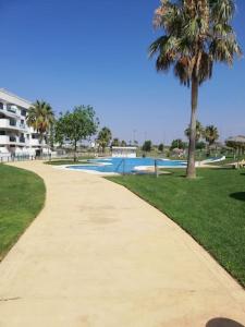 Bazén v ubytovaní CABO DE GATA - LUJOSO APARTAMENTO alebo v jeho blízkosti