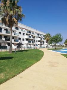 Bazén v ubytovaní CABO DE GATA - LUJOSO APARTAMENTO alebo v jeho blízkosti