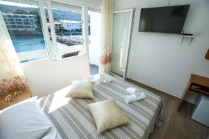 Gallery image of Beachfront Rooms Veli Kamik in Božava